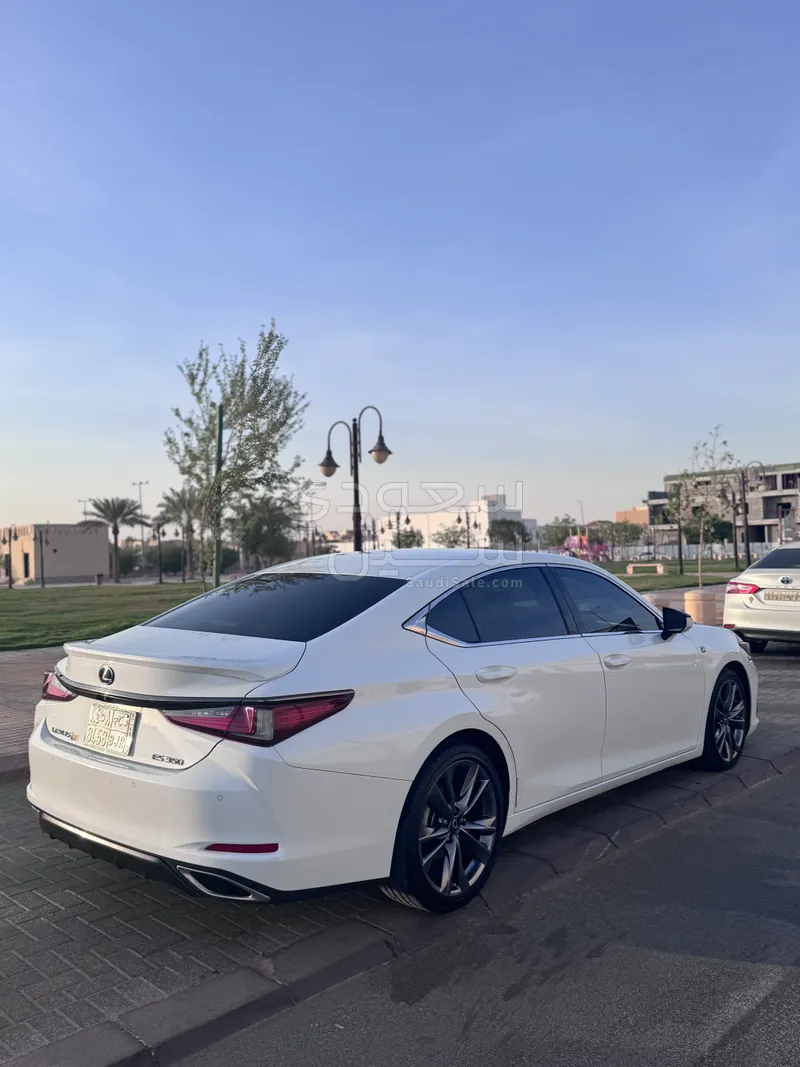 2020 لكزس إي إس 350 اف سبورت