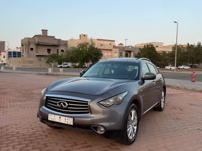 2014 انفينيتي كيو اكس 70