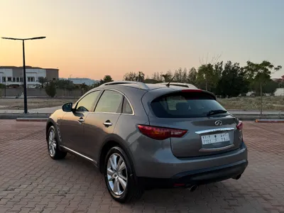 2014 انفينيتي كيو اكس 70