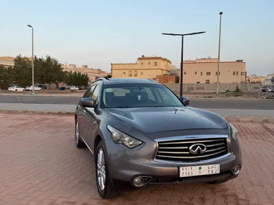 2014 انفينيتي كيو اكس 70