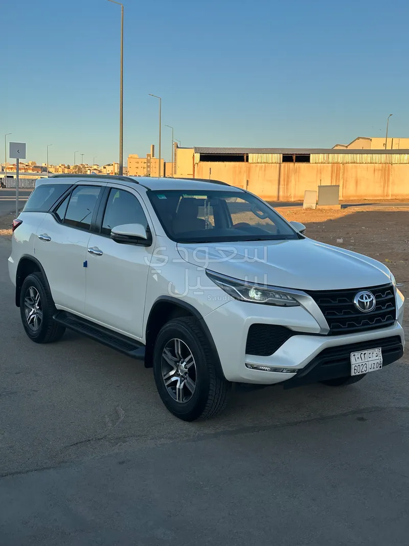 2021 تويوتا فورشنر جي اكس