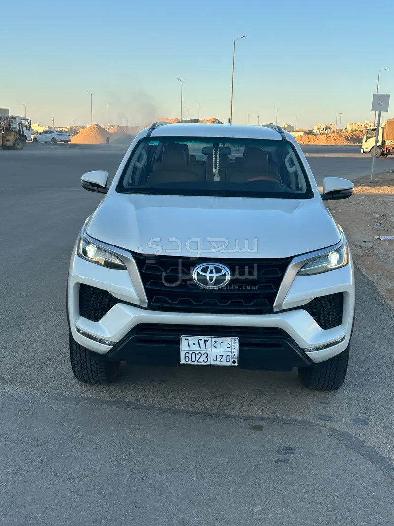 2021 تويوتا فورشنر جي اكس