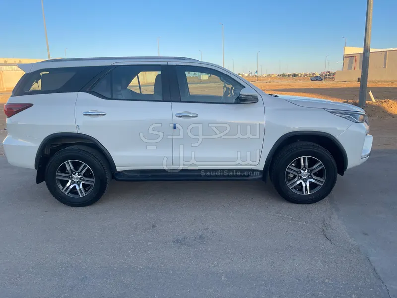 2021 تويوتا فورشنر جي اكس