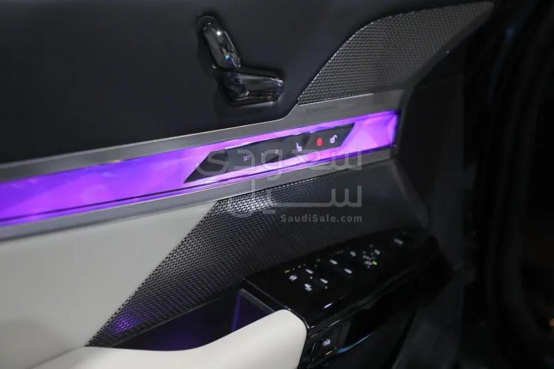 2025 BMW 7 Series 740i