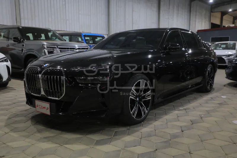2025 BMW 7 Series 740i