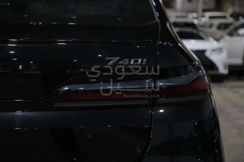 2025 BMW 7 Series 740i