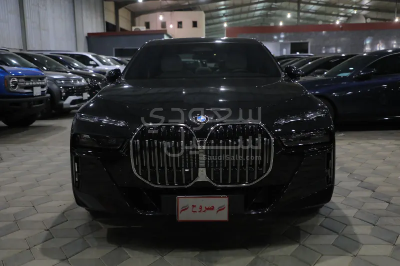 2025 BMW 7 Series 740i