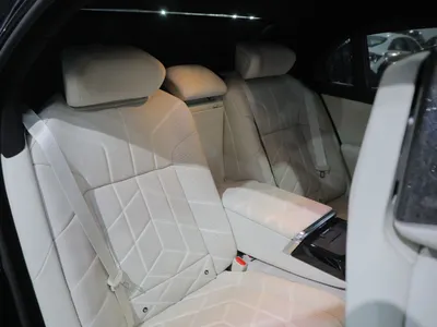 2025 BMW 7 Series 740i