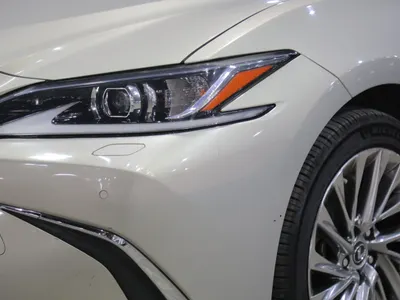 2022 لكزس إي إس 300إتش