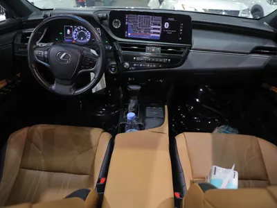 2022 لكزس إي إس 300إتش