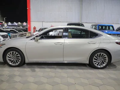 2022 لكزس إي إس 300إتش