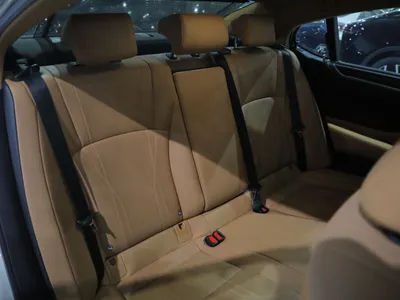 2022 لكزس إي إس 300إتش