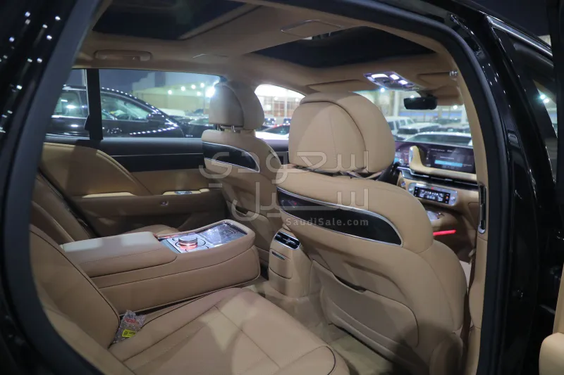 2025 جينيسيس جي 90