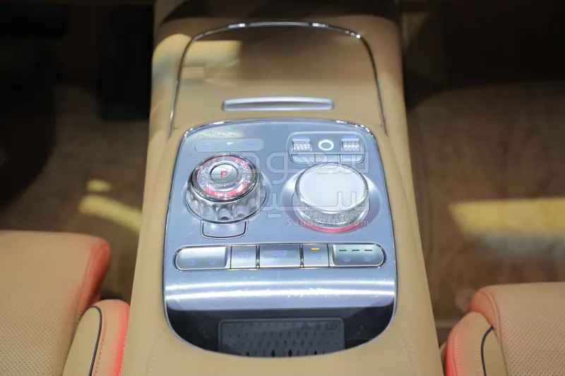 2025 جينيسيس جي 90