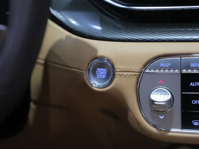 2025 جينيسيس جي 90