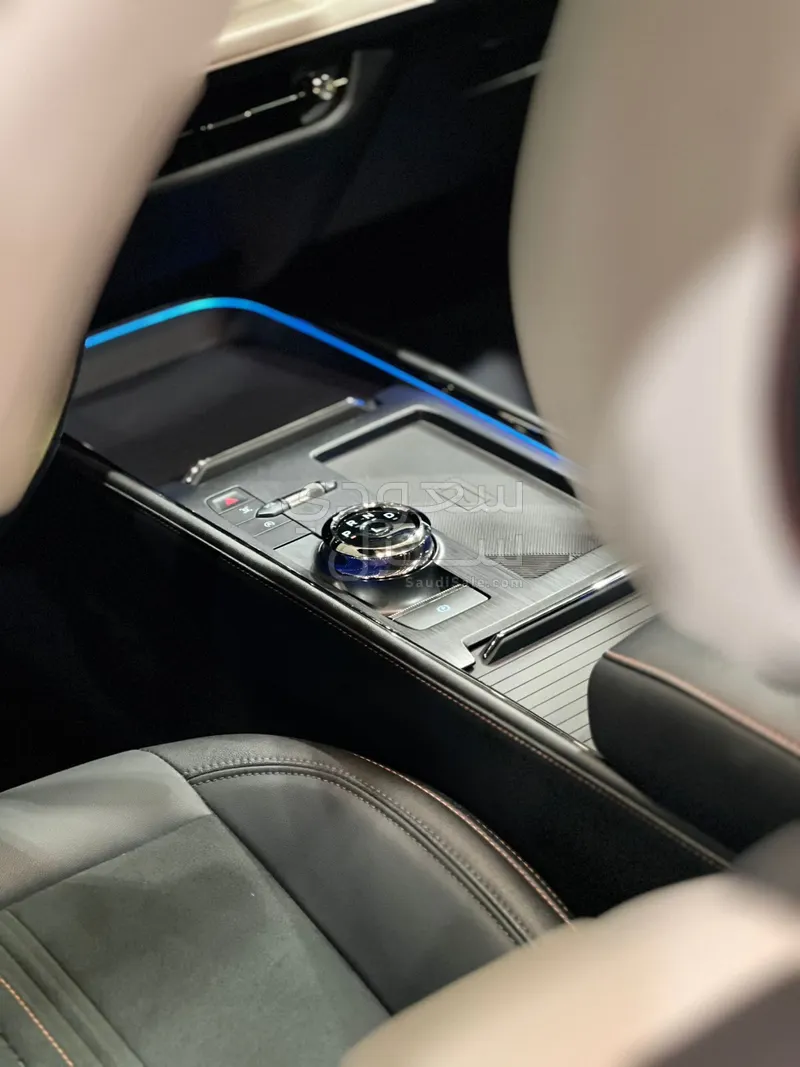 2024 Ford Taurus Titanium