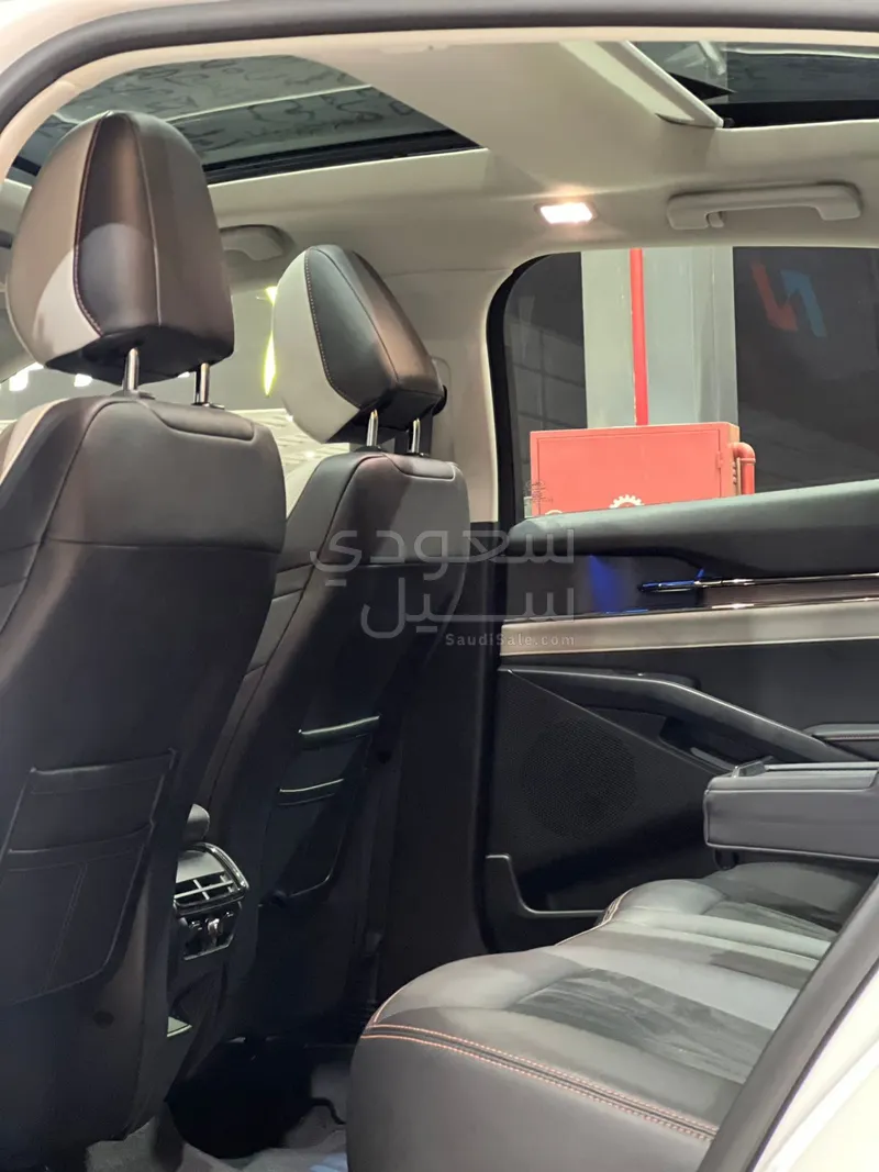 2024 Ford Taurus Titanium