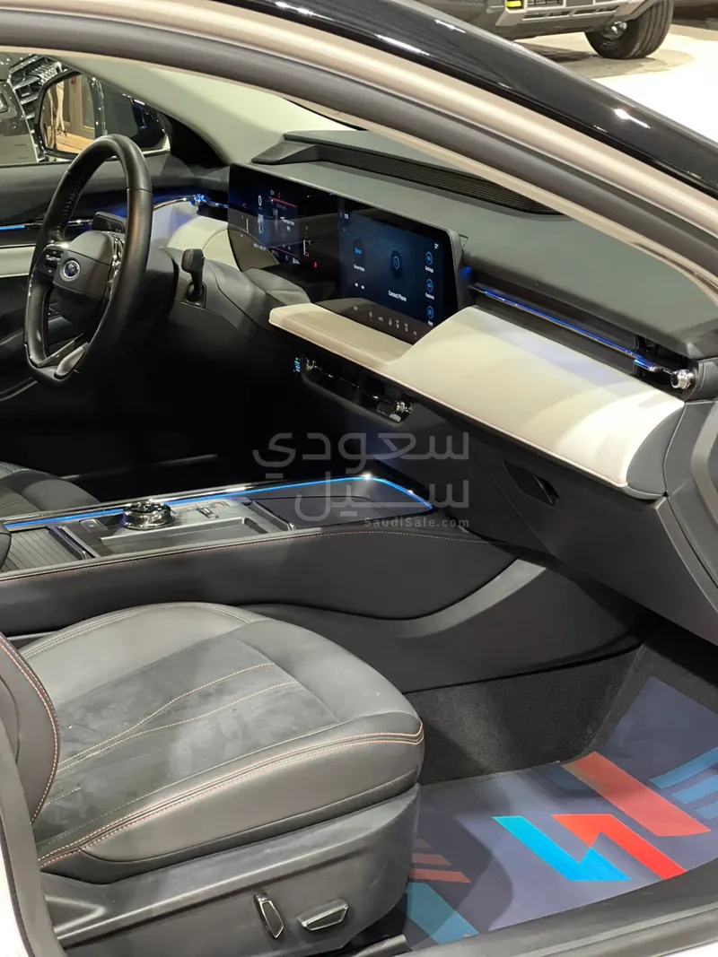 2024 Ford Taurus Titanium