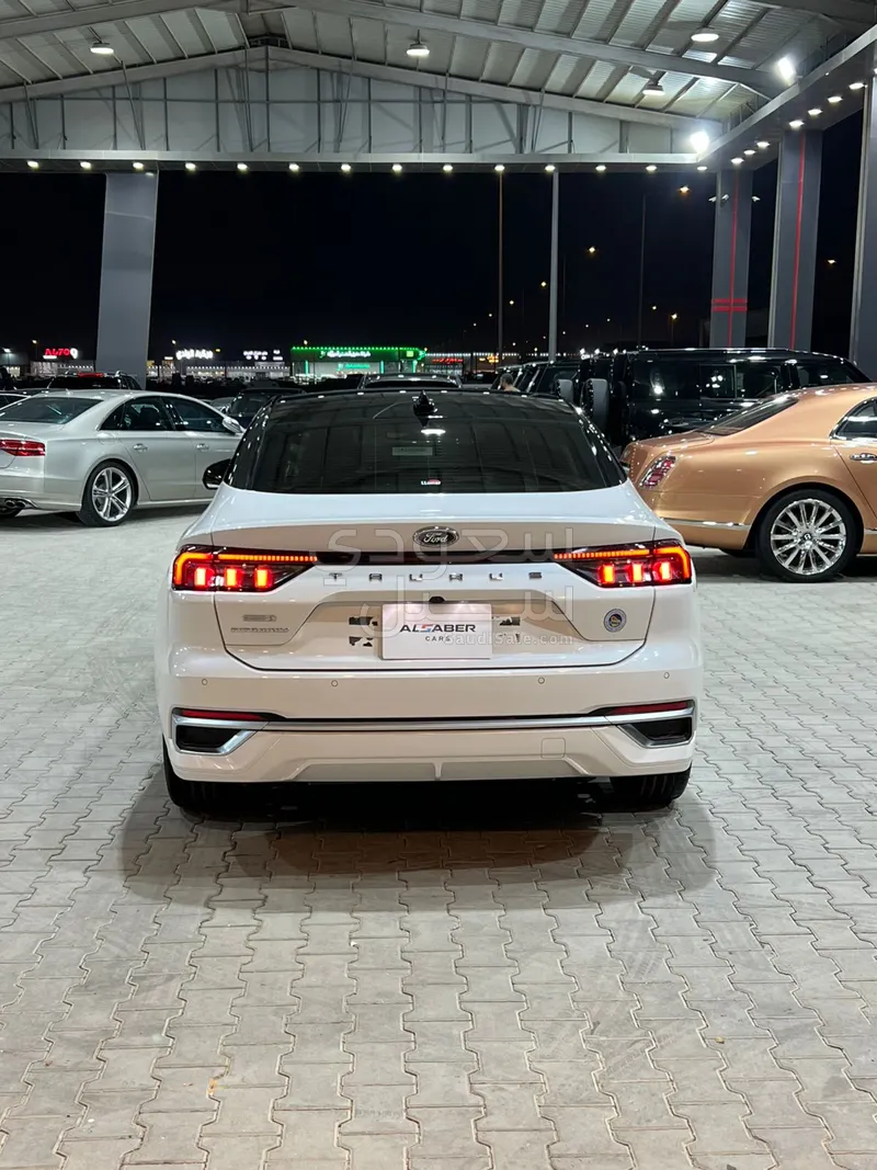 2024 Ford Taurus Titanium