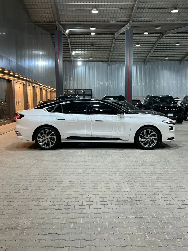 2024 Ford Taurus Titanium