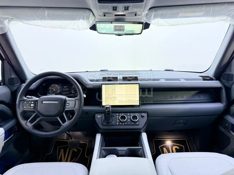 2025 لاند روفر ديفيندر اتش اس اي