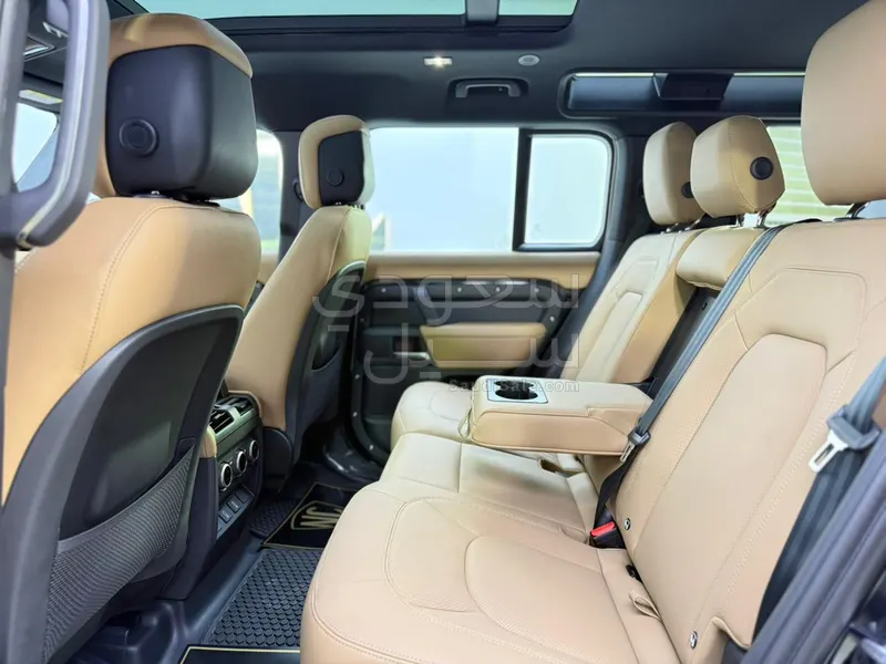 2026 Land Rover Defender X dynamic