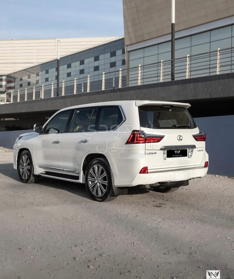 2017 Lexus LX 570
