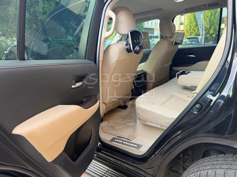 2024 Toyota Land Cruiser GXR 4