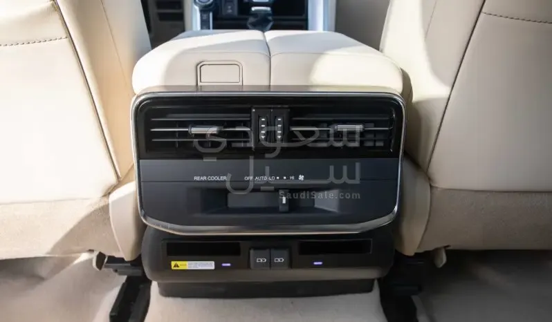 2025 تويوتا لاند كروزر جي اكس ار