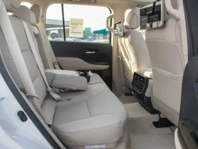 2025 تويوتا لاند كروزر جي اكس ار