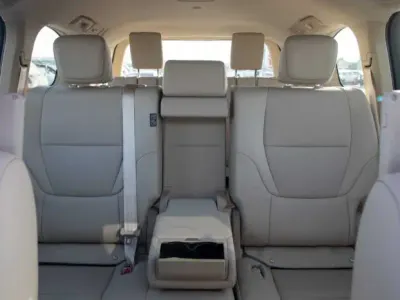 2025 تويوتا لاند كروزر جي اكس ار