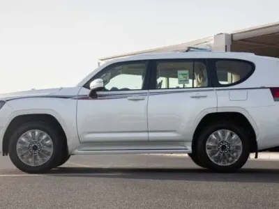 2025 تويوتا لاند كروزر جي اكس ار