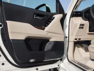 2025 تويوتا لاند كروزر جي اكس ار