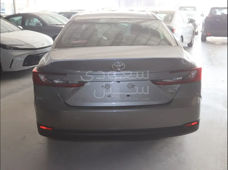 2025 تويوتا كامري