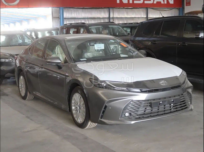 2025 تويوتا كامري