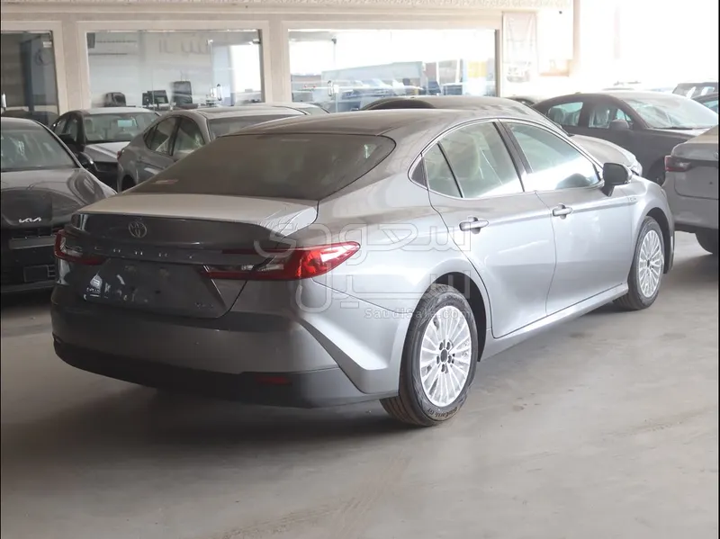 2025 تويوتا كامري