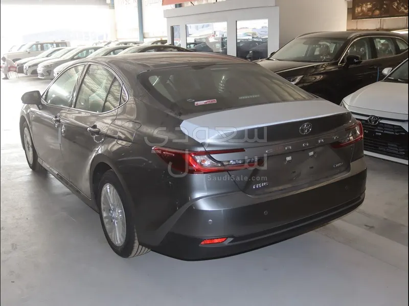 2025 تويوتا كامري