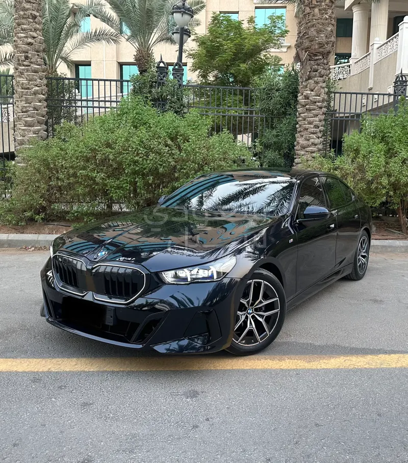 2024 BMW 5 Series 520i