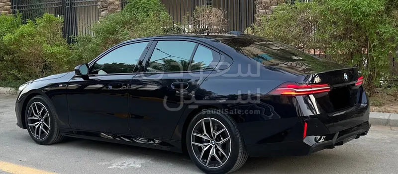 2024 BMW 5 Series 520i