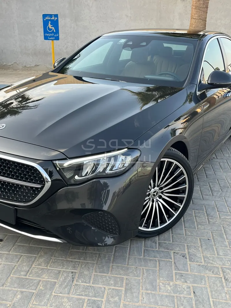 2024 Mercedes-Benz E 200