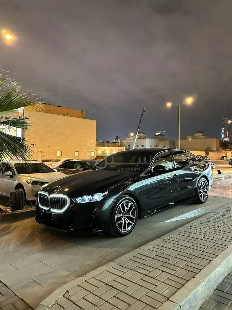 2024 BMW 5 Series 520i Mkit