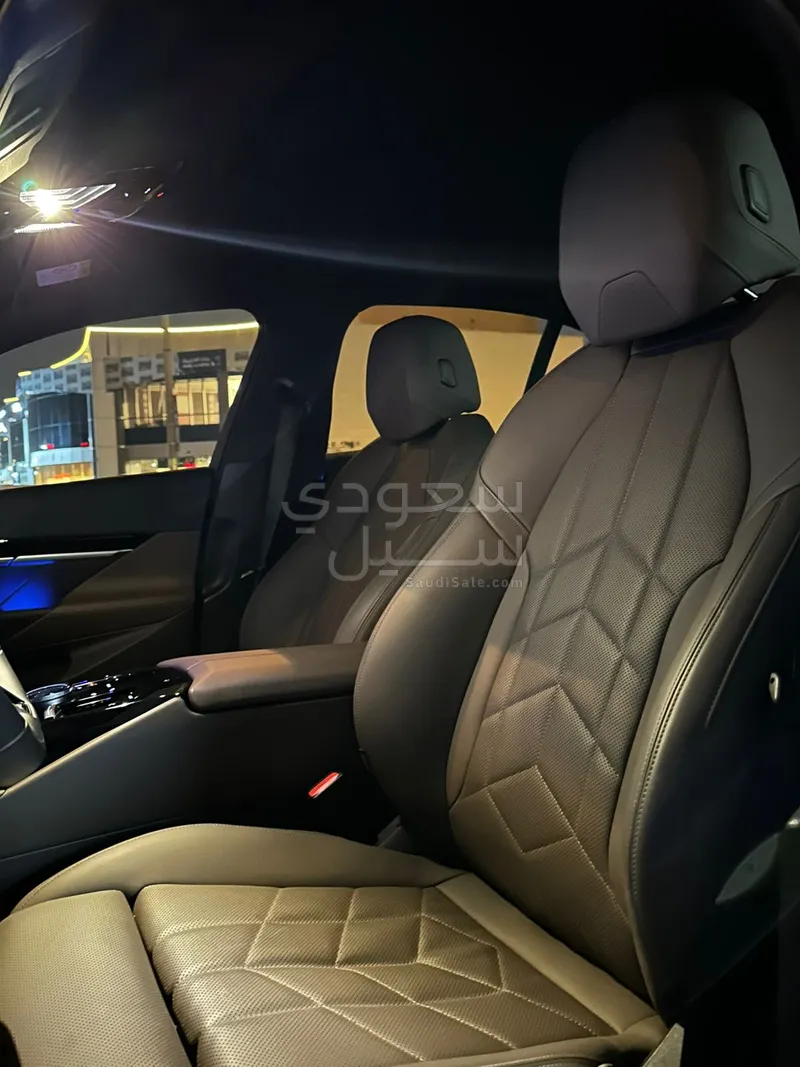 2024 BMW 5 Series 520i Mkit