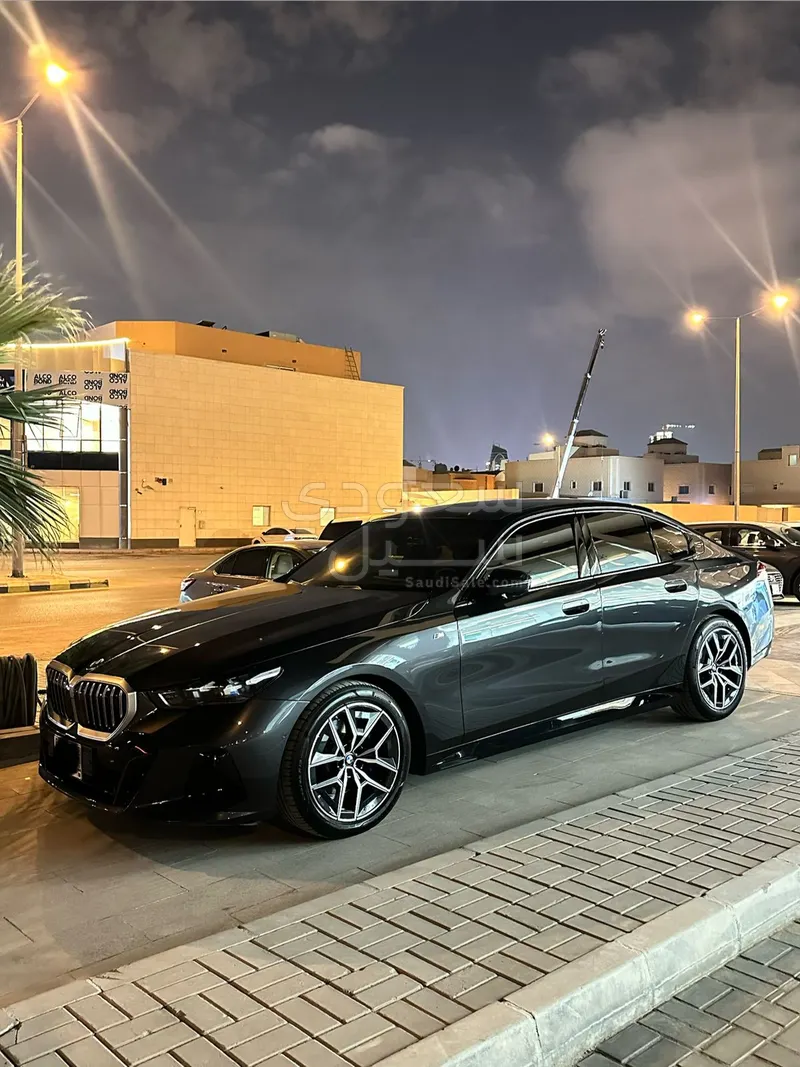 2024 BMW 5 Series 520i Mkit