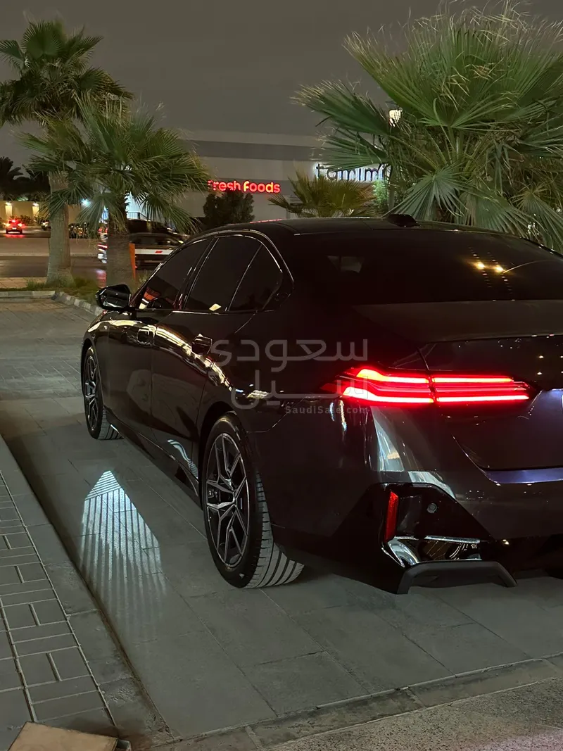 2024 BMW 5 Series 520i Mkit