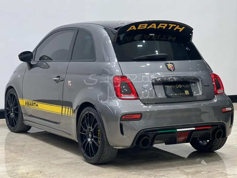 2023 فيات ابارث 595 كومبيتزيون