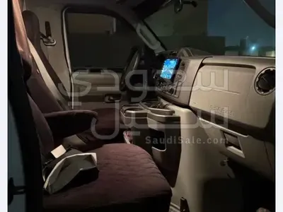 2013 فورد موتر هوم كارافان