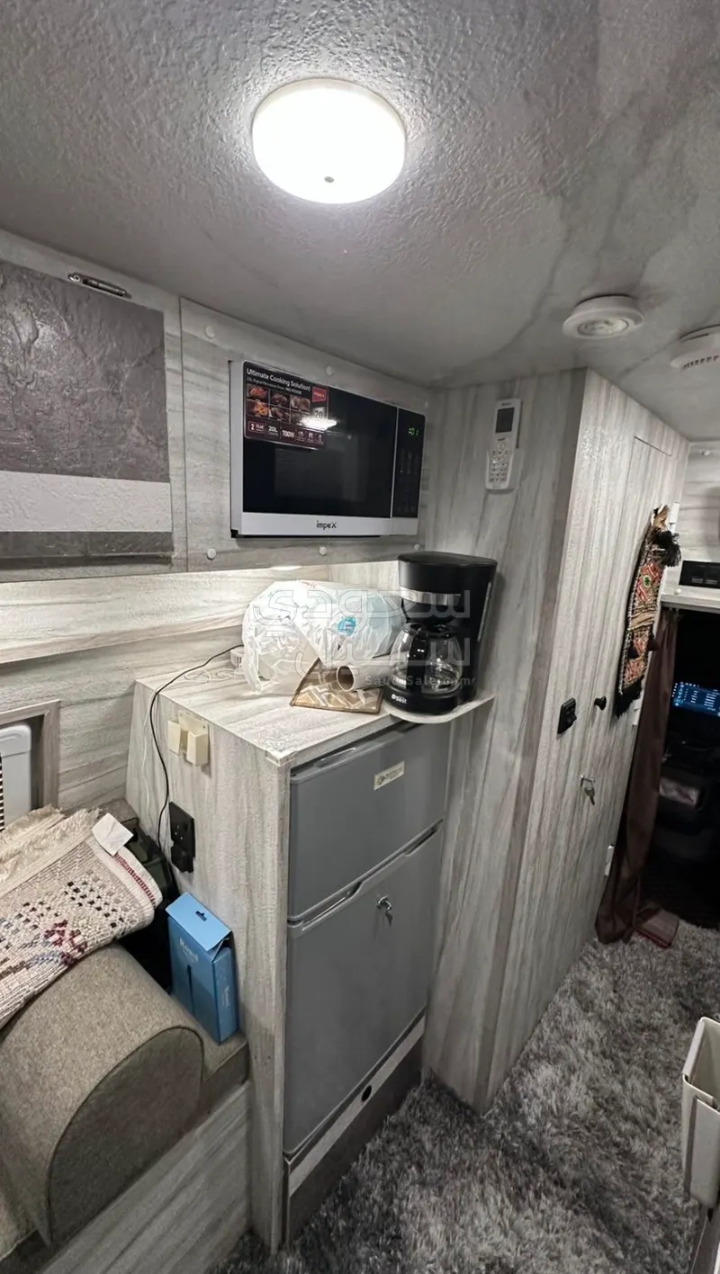 2013 فورد موتر هوم كارافان