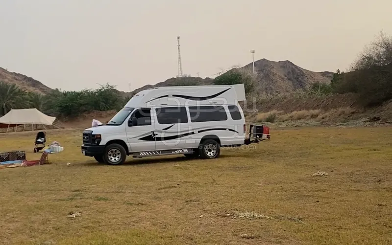 2013 فورد موتر هوم كارافان