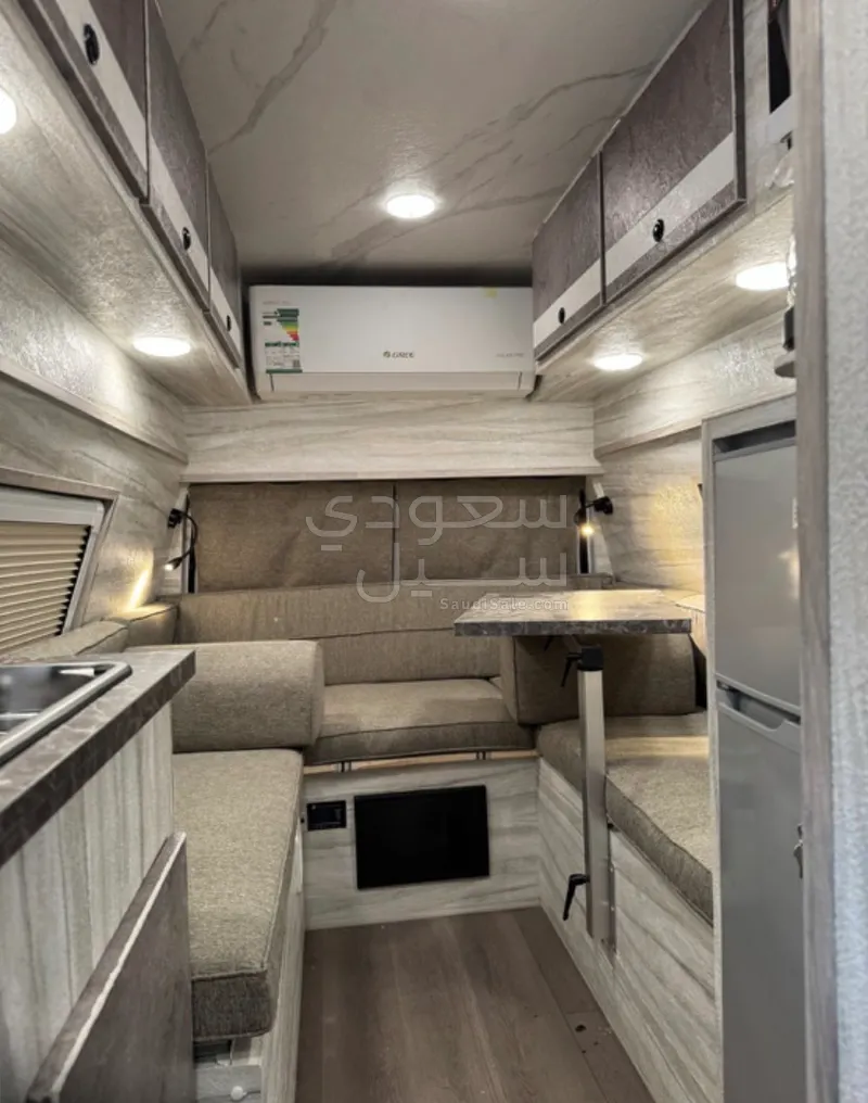 2013 فورد موتر هوم كارافان