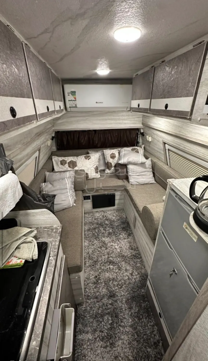 2013 فورد موتر هوم كارافان